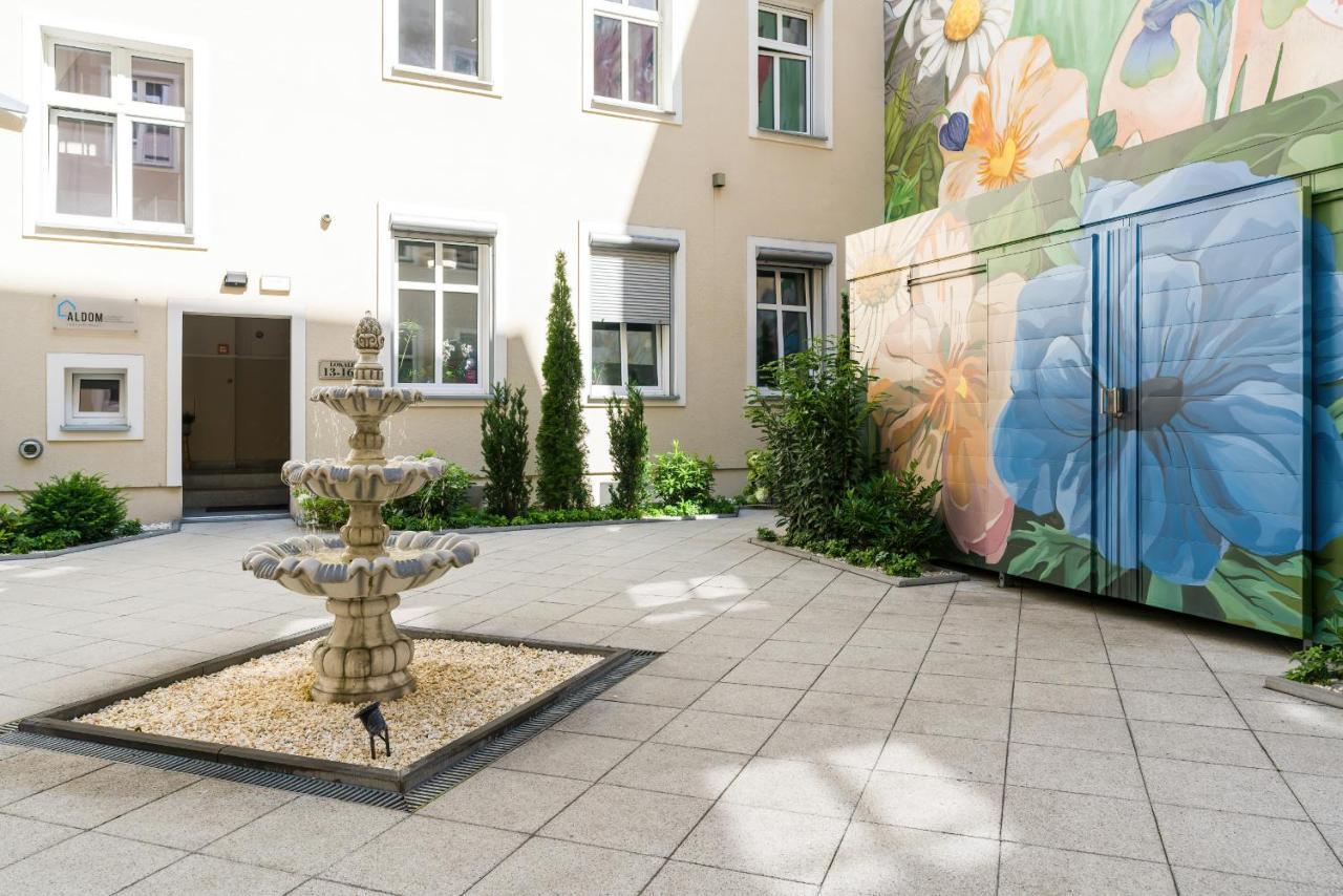 Komeda Apartment Hidden In Poznan Old Town By Noclegi Renters 외부 사진